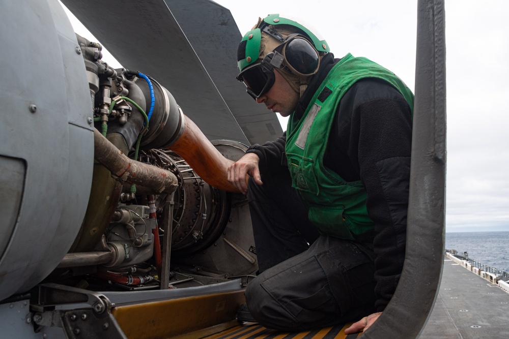 DVIDS - Images - Helicopter Sea Combat Squadron 25 Conducts Maintenance ...