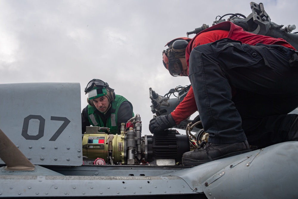 Helicopter Sea Combat Squadron 25 Conducts Maintenance Onboard USS America