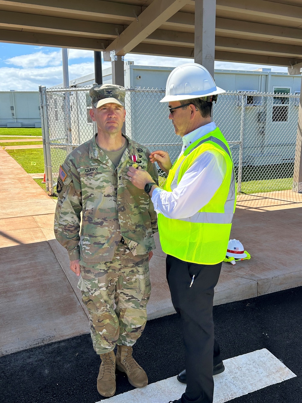 Col. Jess Curry receives Meritorious Service Medal Award