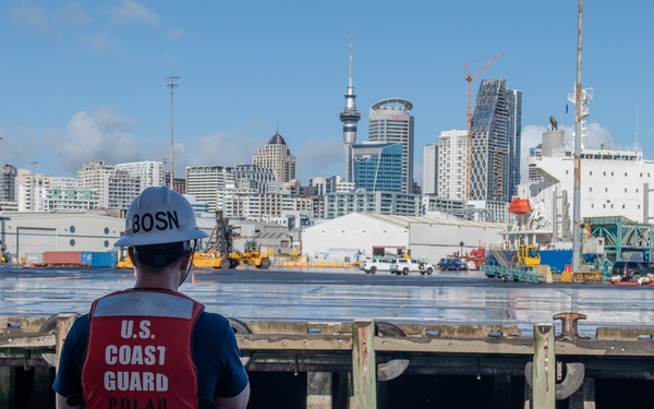 Coast Guard Cutter Polar Star (WAGB 10) arrives in New Zealand