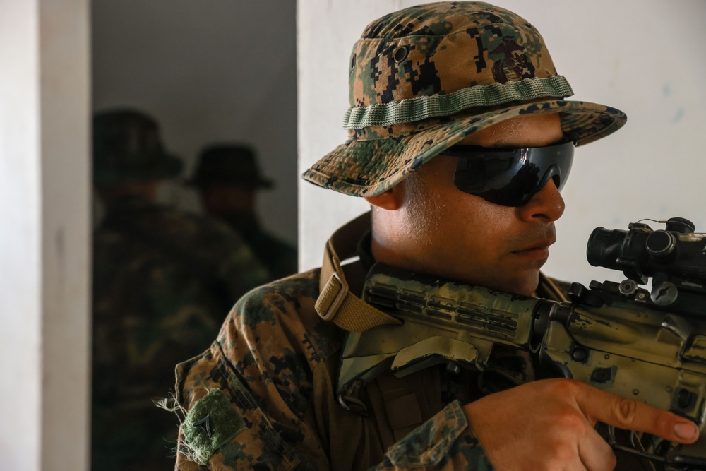 15th MEU, Royal Thai Marines Run MOUT course
