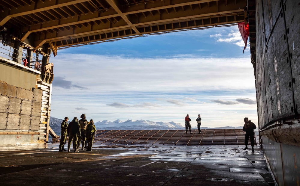 USS Gunston Hall conducts small boat operations with Le Bataillon de Fusiliers Marins (BFM) Détroyat and Swedish and Finnish Marines during Steadfast Defender 24