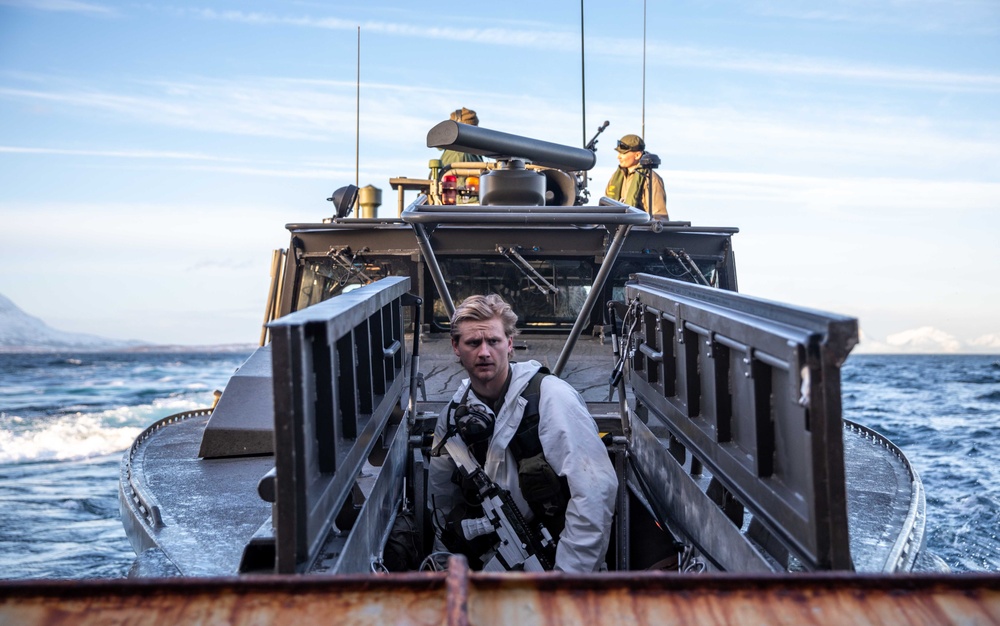 USS Gunston Hall conducts small boat operations with Le Bataillon de Fusiliers Marins (BFM) Détroyat and Swedish and Finnish Marines during Steadfast Defender 24