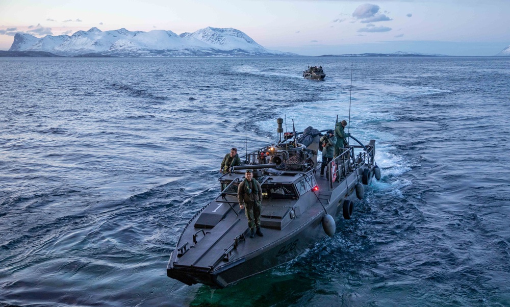 USS Gunston Hall conducts small boat operations with Le Bataillon de Fusiliers Marins (BFM) Détroyat and Swedish and Finnish Marines during Steadfast Defender 24