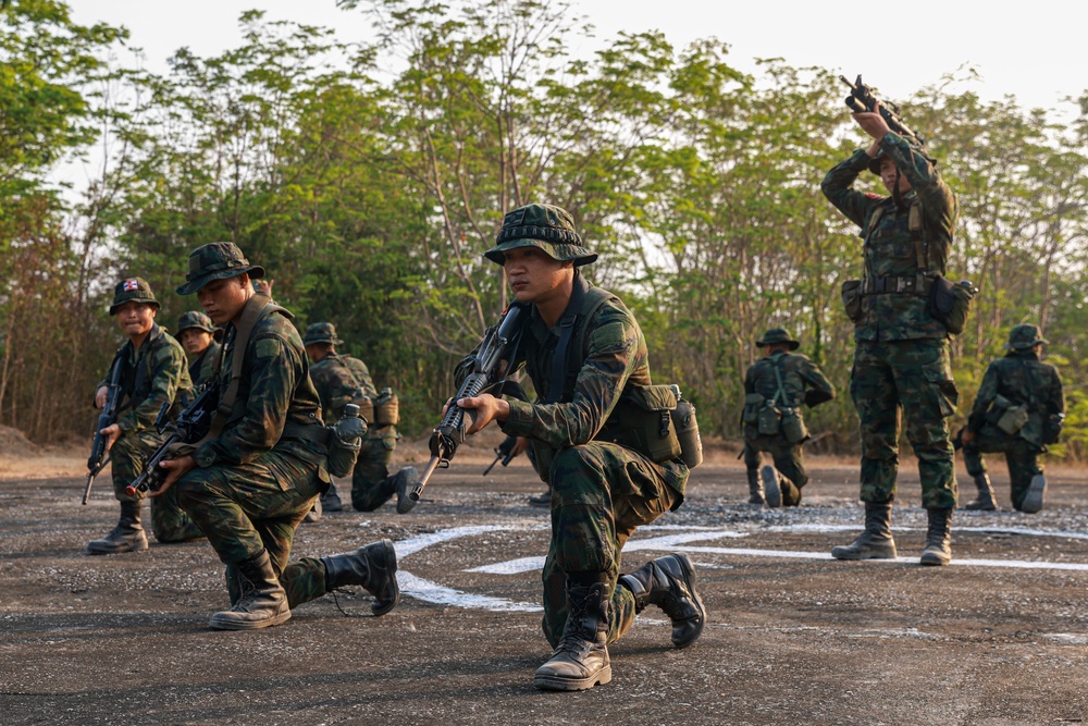 Royal Thai Marines Share Jungle Tactics with 15th MEU