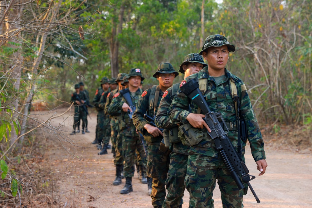 Royal Thai Marines Share Jungle Tactics with 15th MEU