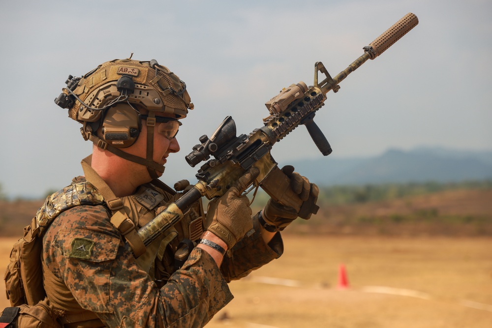 15th MEU and Royal Thai Marines Hold Combat Marksmanship Program