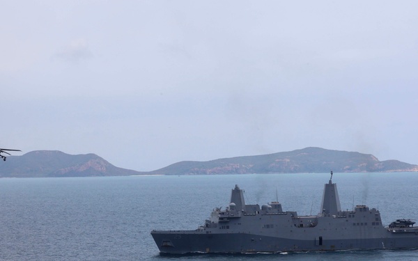 16th CAB Escorts RDML Christopher D. Stone and Conducts Deck Landing on USS Somerset (LPD-25)
