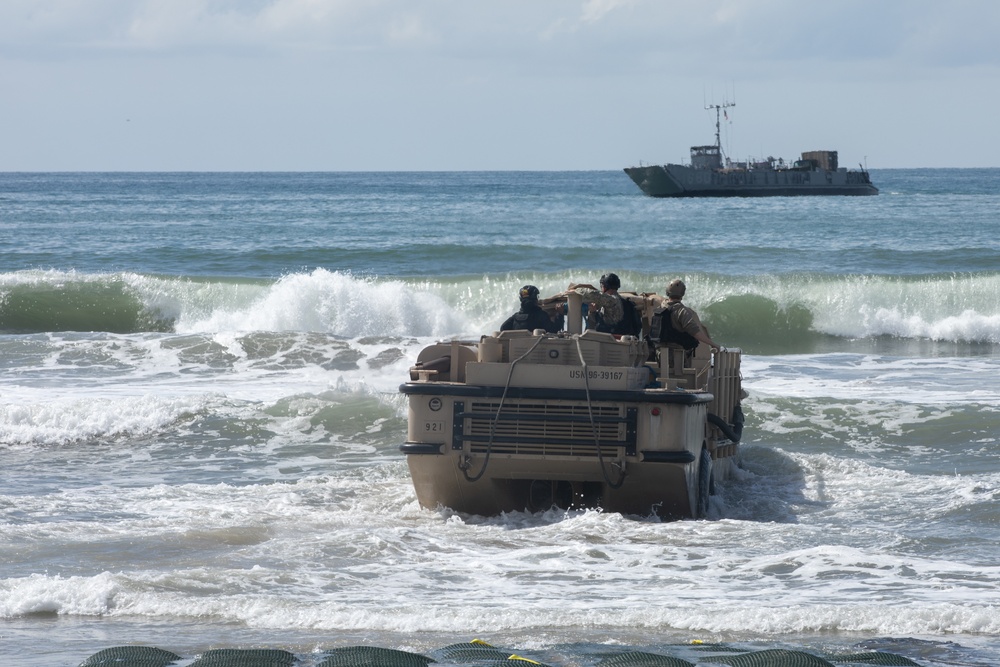 Beach Master Unit 1 and Amphibious Construction Battalion take part in Project Convergence- Capstone 4