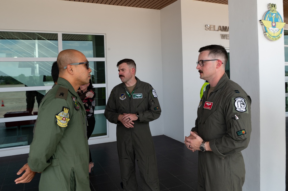 Community event introduces F-35 Lighting II to Brunei