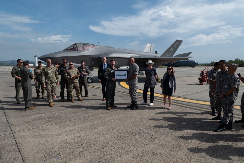 Community event introduces F-35 Lighting II to Brunei