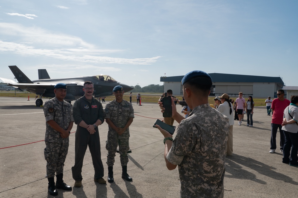 Community event introduces F-35 Lighting II to Brunei