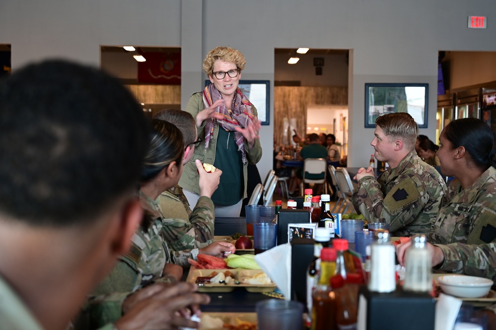 Congressional Delegation Shares Lunch and Conversations with Soldiers