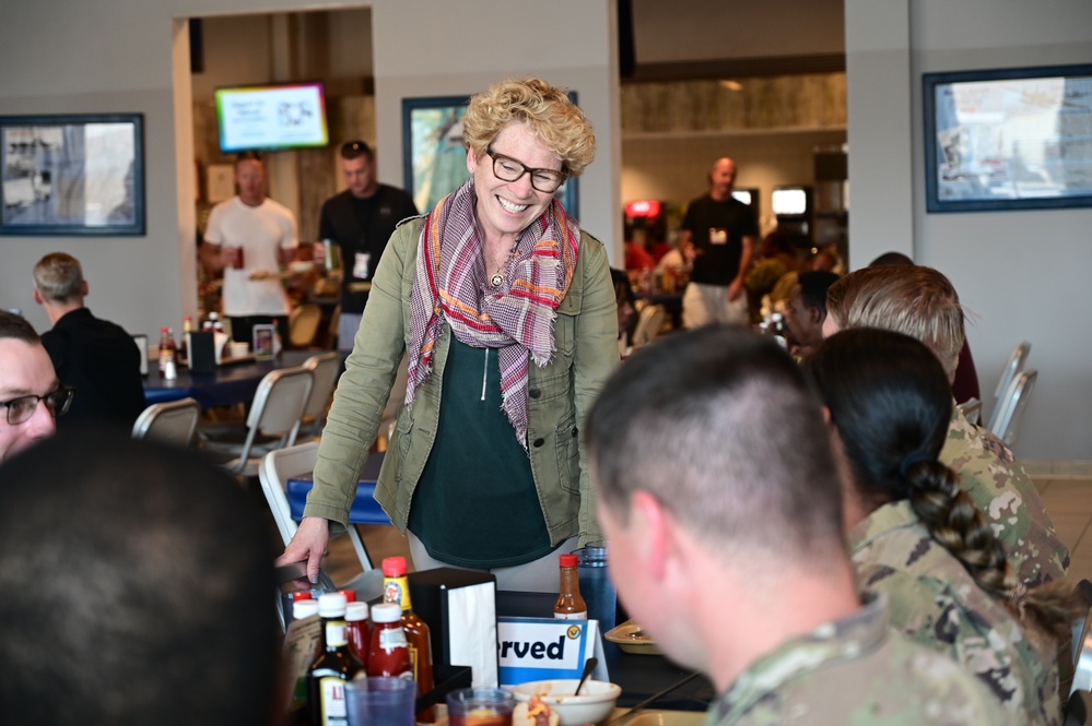 Congressional Delegation Shares Lunch and Conversations with Soldiers