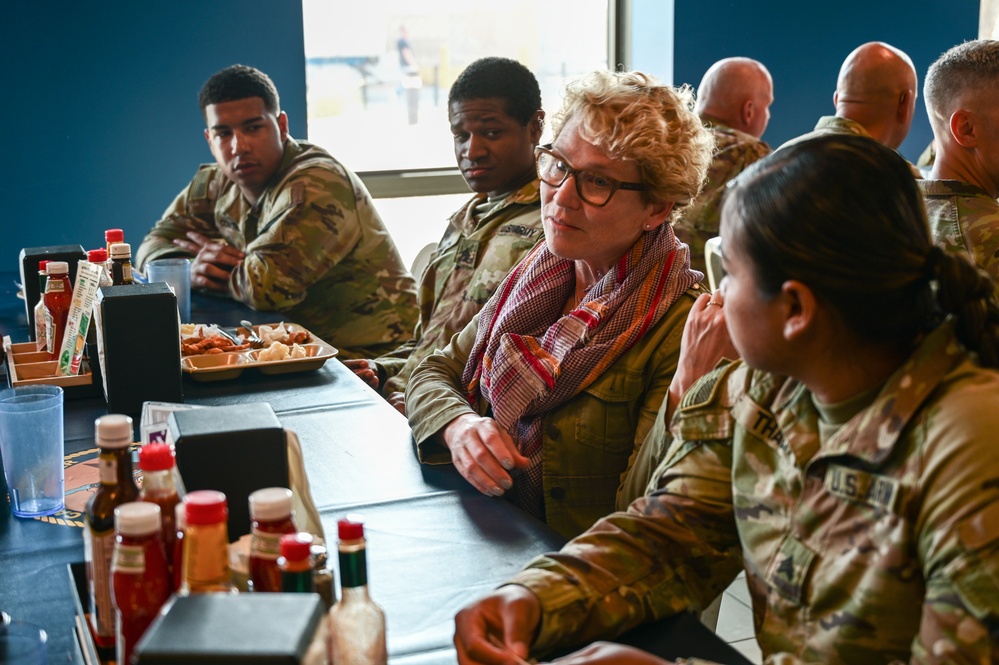 Congressional Delegation Shares Lunch and Conversations with Soldiers