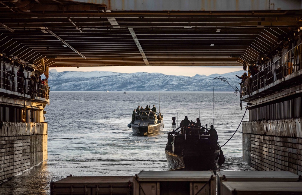 USS Gunston Hall conducts small boat operations with Le Bataillon de Fusiliers Marins (BFM) Détroyat and Swedish and Finnish Marines during Steadfast Defender 24