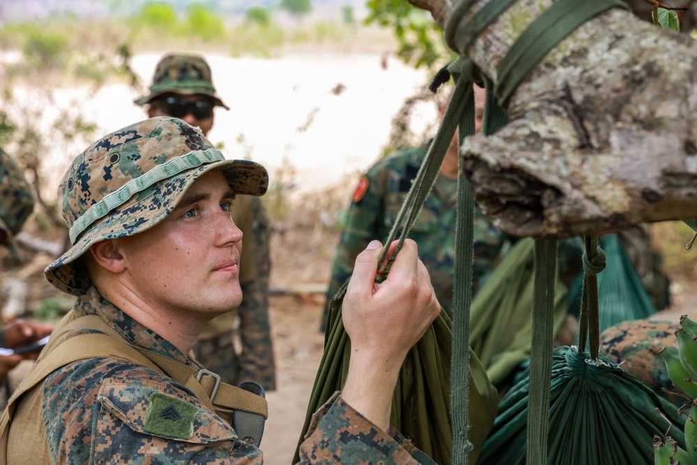 Royal Thai Marines Teach 15th MEU Marines About Jungle Survival