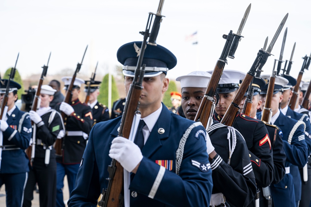 SD Hosts Slovakia MoD Robert Kaliňák