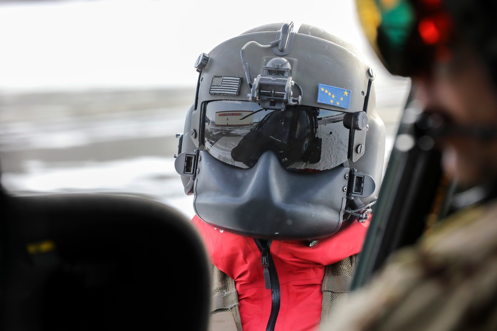 Alaska Army National Guardsmen conduct sling-load training