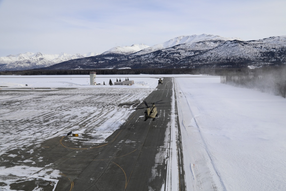 Alaska Army National Guardsmen conduct sling-load training