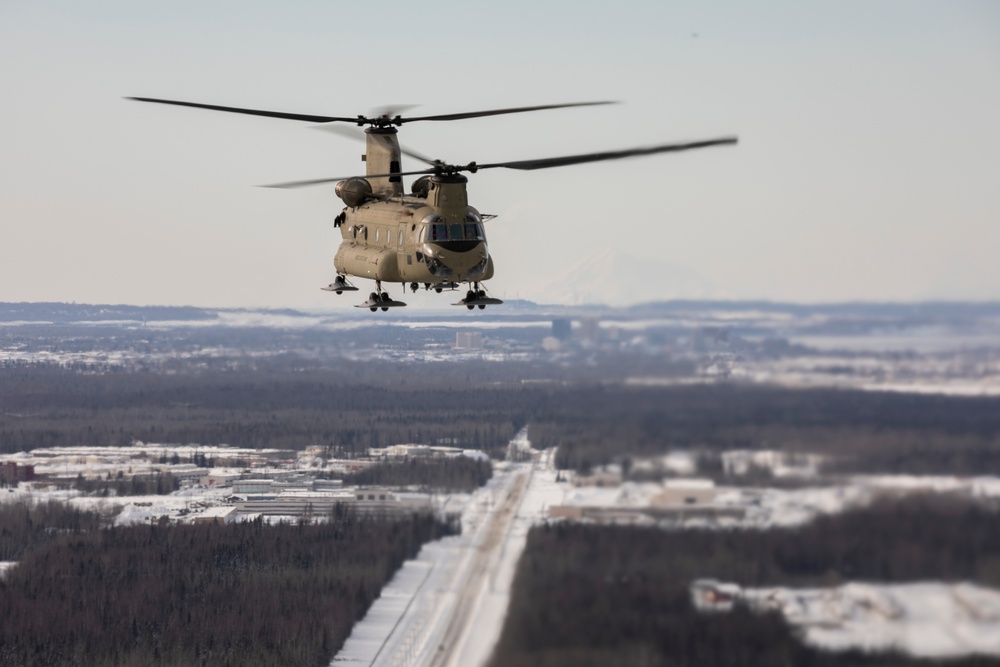 Alaska Army National Guardsmen conduct sling-load training