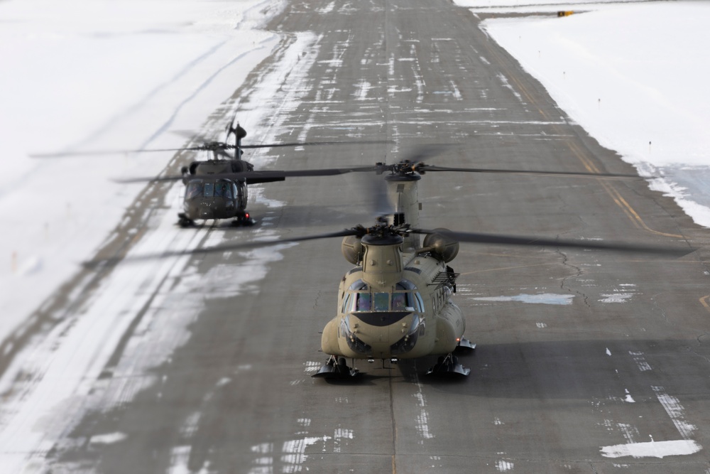 Alaska Army National Guardsmen conduct sling-load training