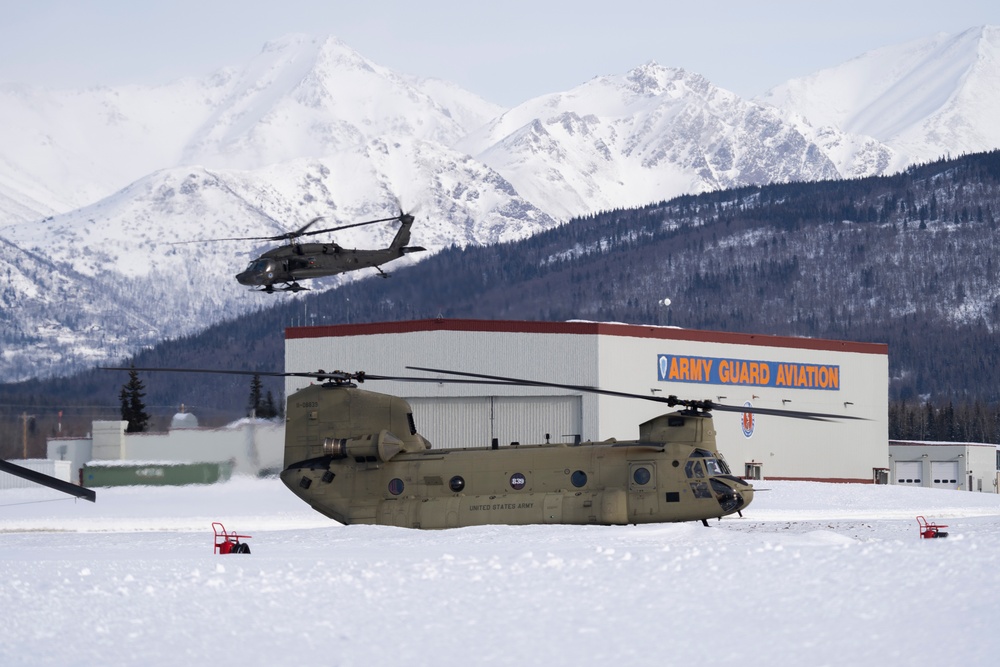 Alaska Army National Guardsmen conduct sling-load training