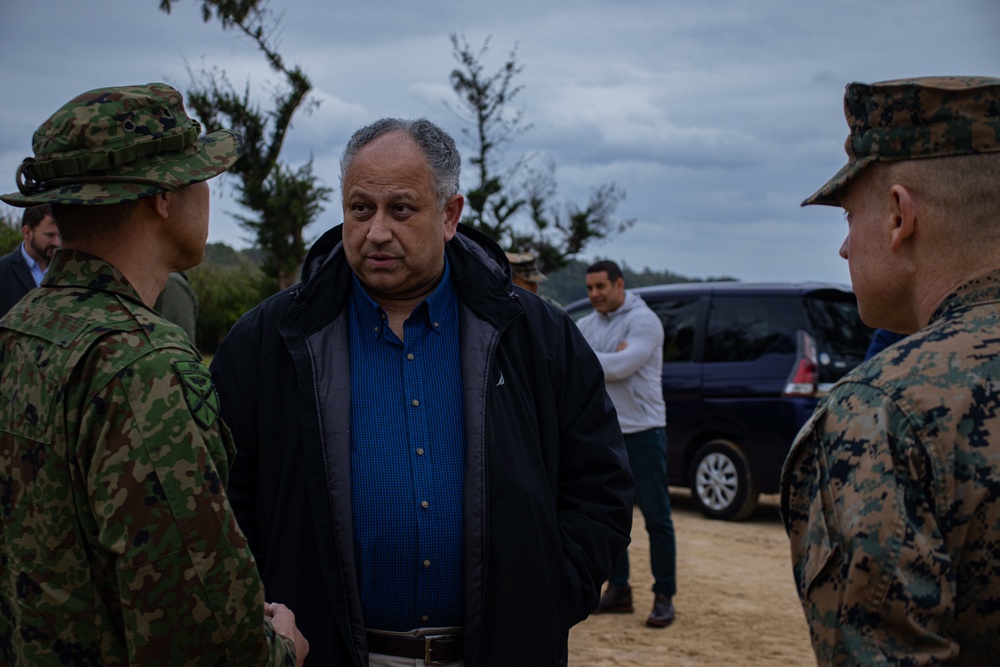 Secretary of the Navy Visits Marines of the 31st Marine Expeditionary Unit