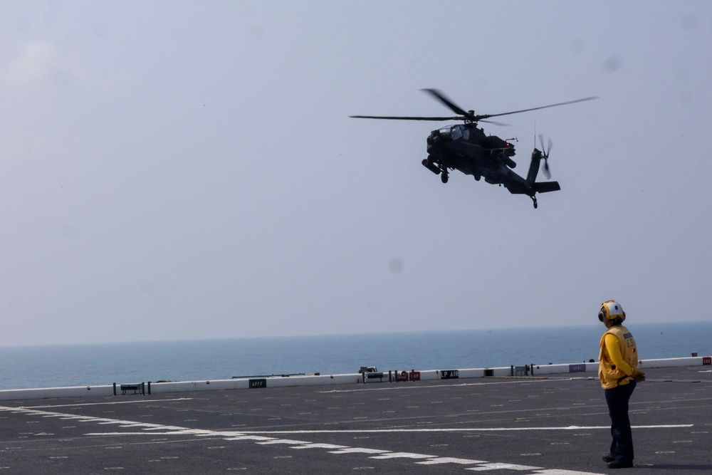 16th CAB Conducts Deck Landing Qualification on USS USS Miguel Keith (ESB-5)