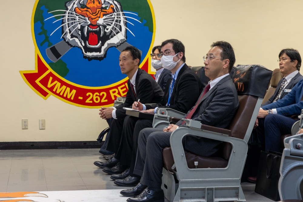 DVIDS - Images - Okinawa Defense Bureau director general visits VMM-262 ...