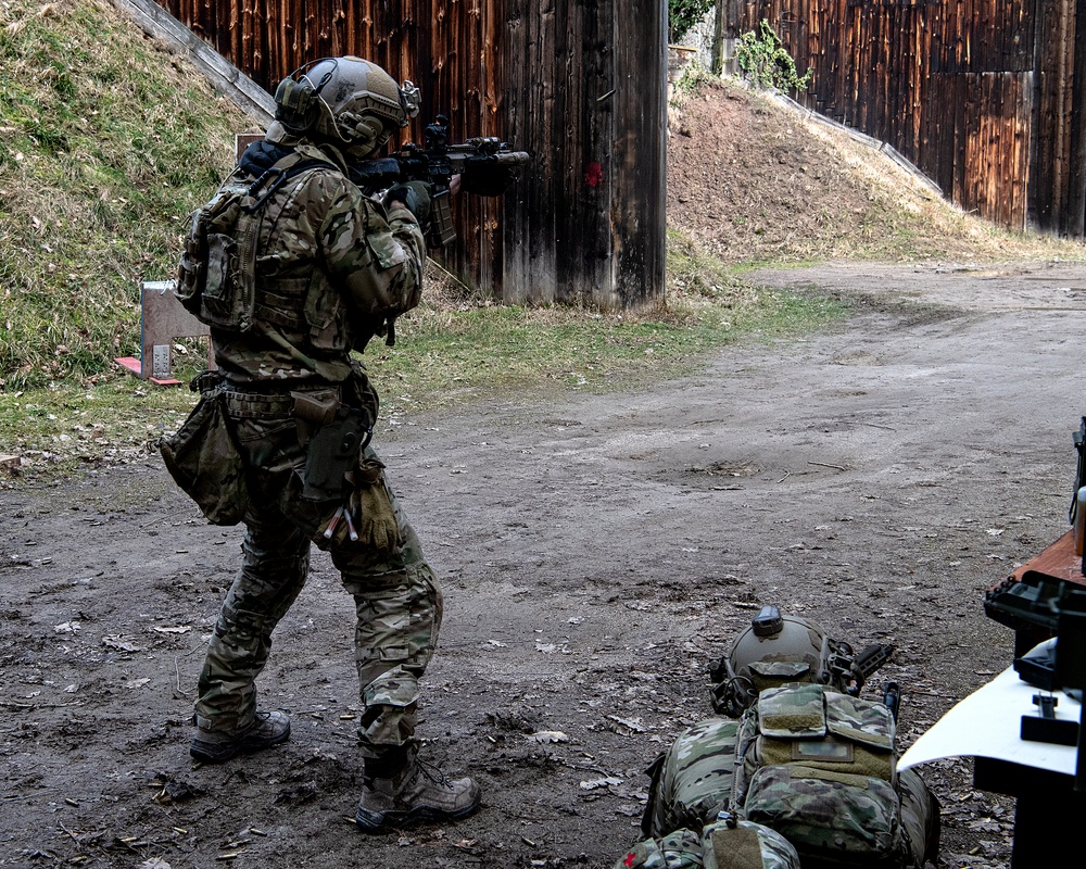 DVIDS - Images - Combat Marksmanship Training [Image 4 of 11]