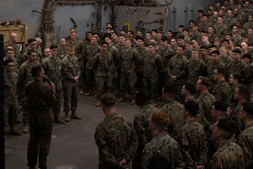 20th Sergeant Major of the Marine Corps visits the USS Carter Hall