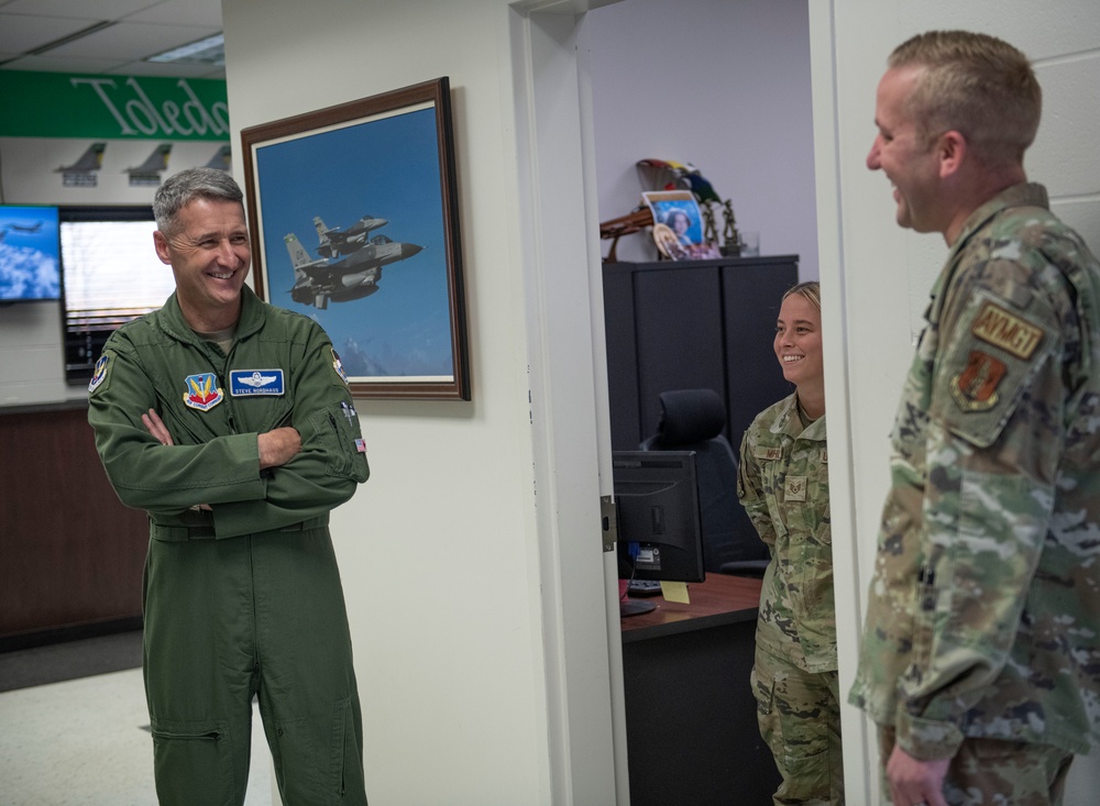 Lt. Gen. Nordhaus visits 180FW