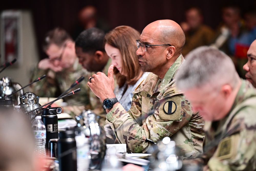 Army People Sync Conference Focuses on Recruiting and Retention