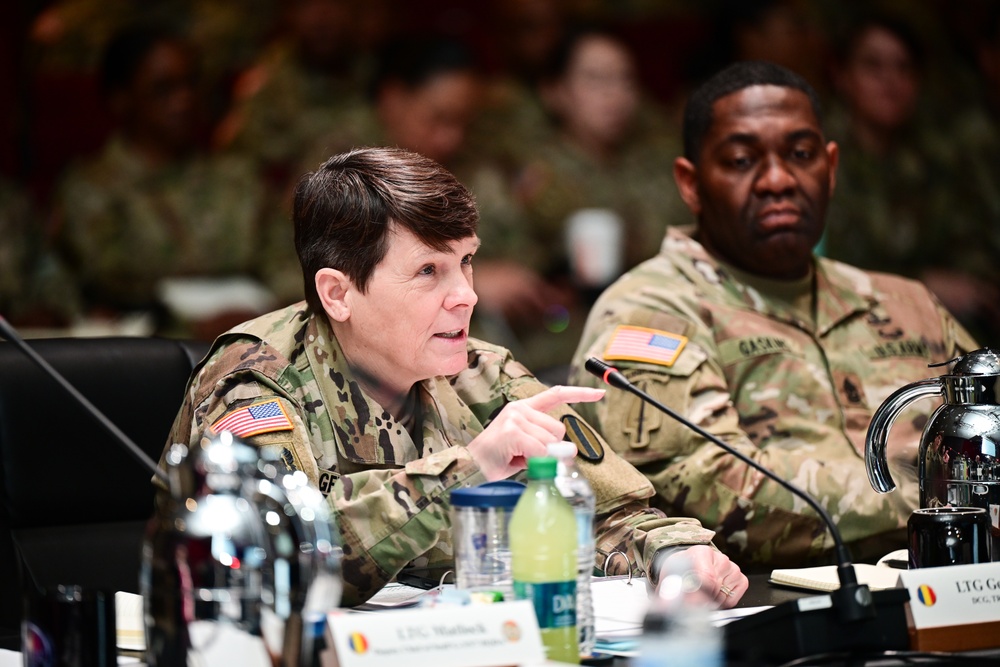 Army People Sync Conference Focuses on Recruiting and Retention