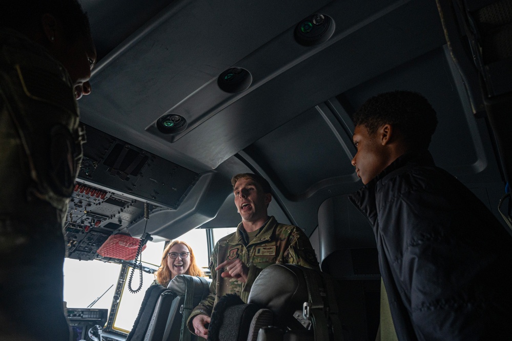 86th OG Spouse Tour provides look into Military Life, Mission