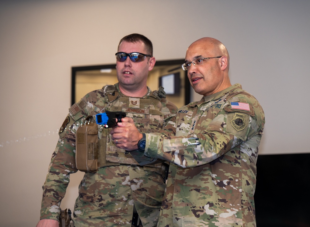 Lt. Gen. Miller visits SBD 1 for immersion tour