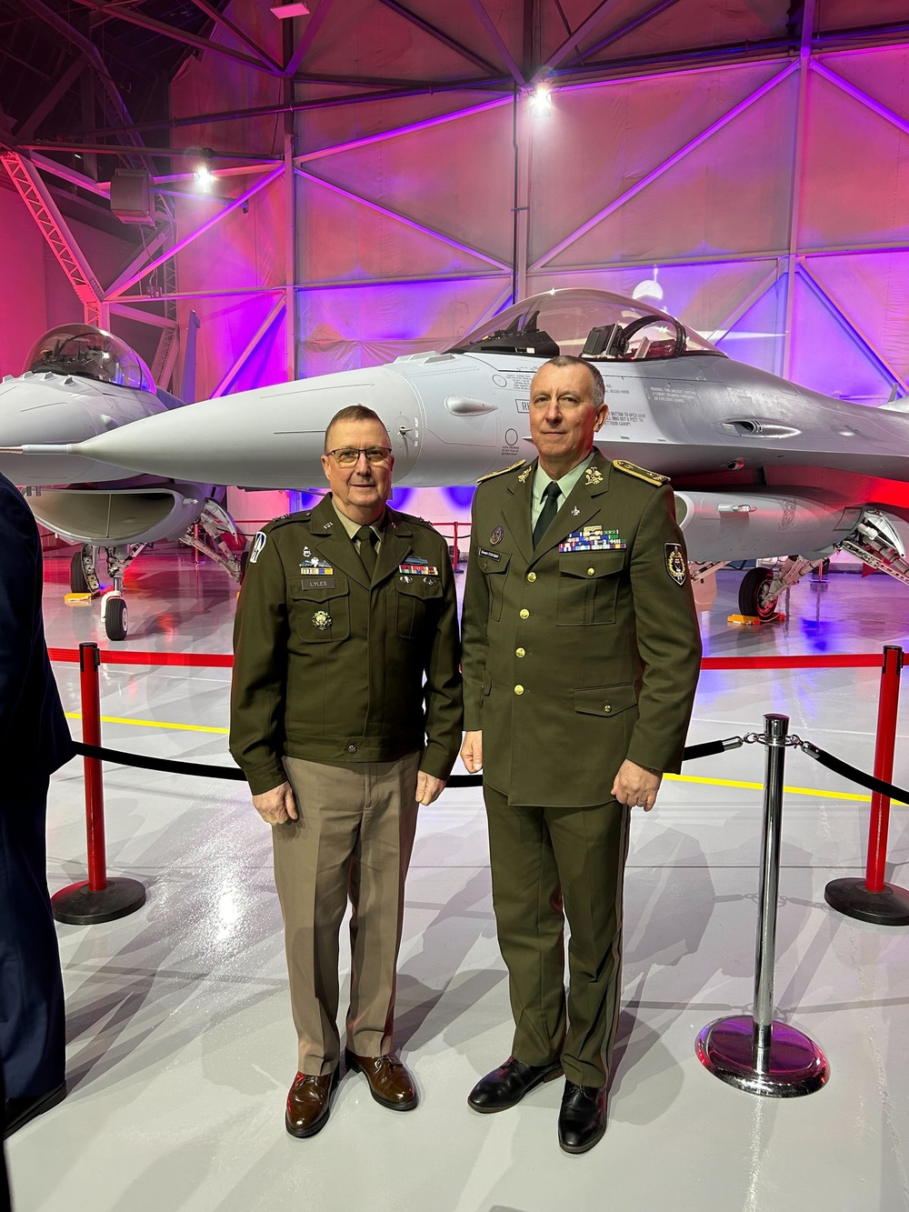 Davids – Správy – Partner Národnej gardy štátu Indiana, Slovensko dostane F-16
