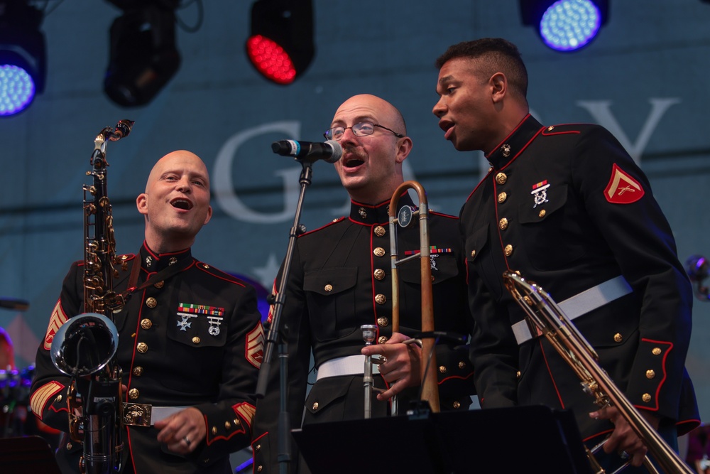 Lt. Dan Band performs at MCAS Beaufort