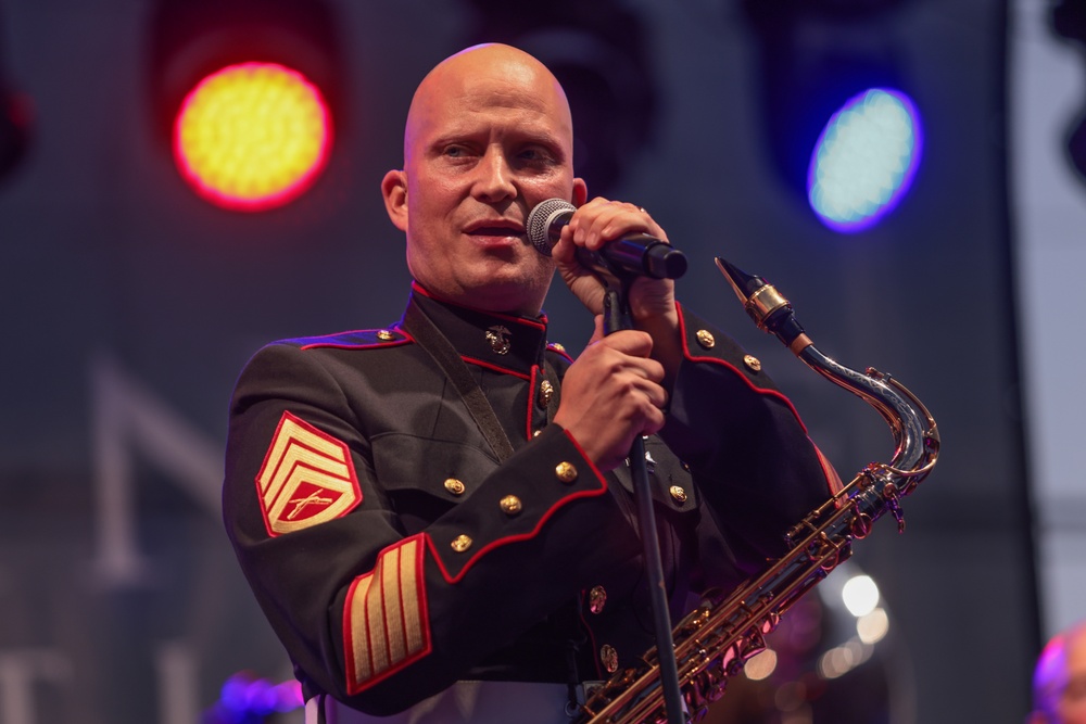 Lt. Dan Band performs at MCAS Beaufort