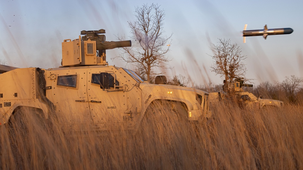 Marines with Anti-Tank Training Company, 2/24 conduct missile and machine gun range