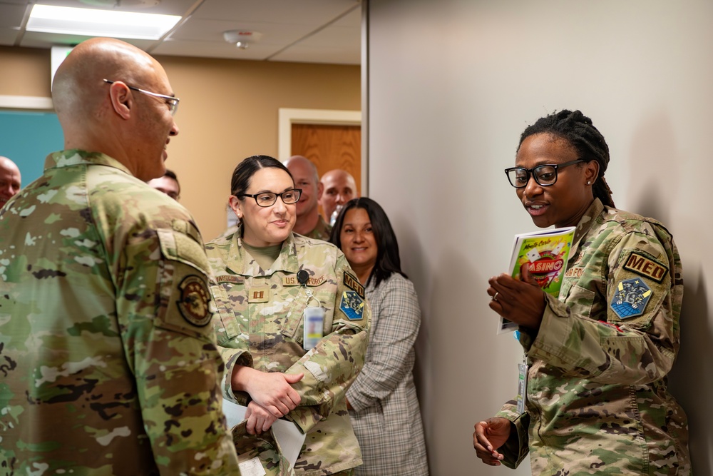 Lt. Gen. Miller visits SBD 1 for Immersion Tour