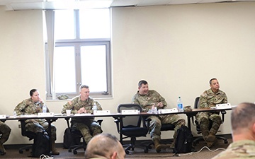 Army Reserve battalion command teams meet to discuss command priorities