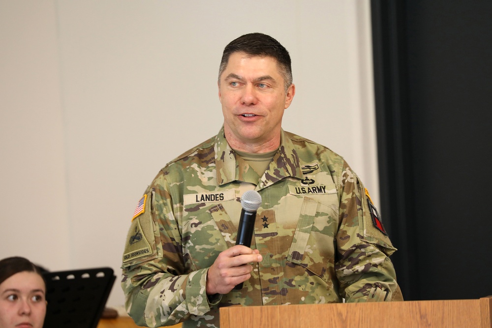 85th U.S. Army Reserve Support Command hosts relinquishment of command ceremony