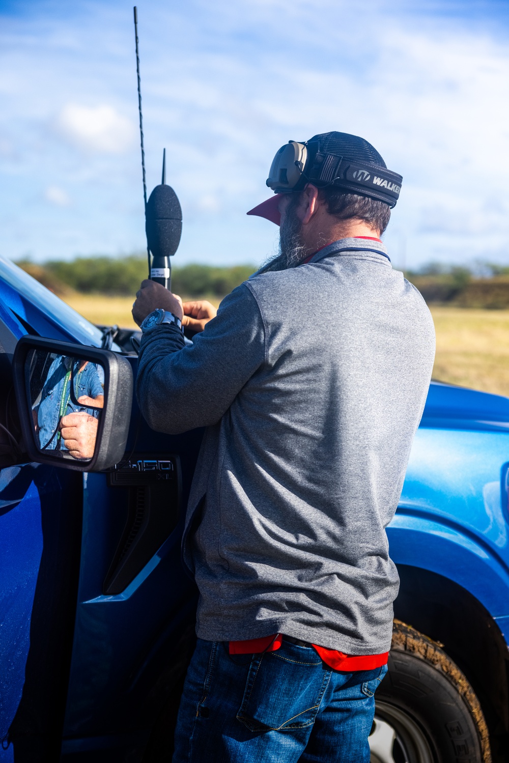 MCBH personnel conduct sound level sampling at Pu’uloa Range