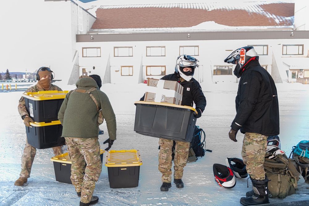 ARCTIC EDGE 24: 10th SFG(A) &amp; 27th SOW Load Aircarft