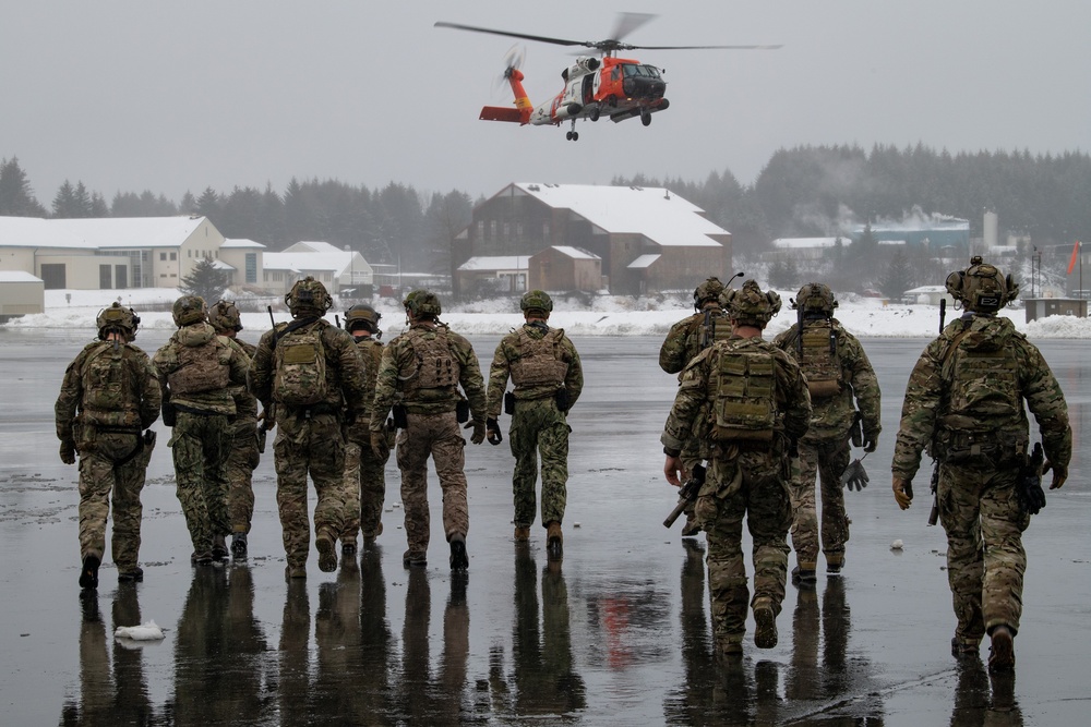 DVIDS - Images - Navy SEALs, Green Berets Fast-Rope from Coast Guard ...