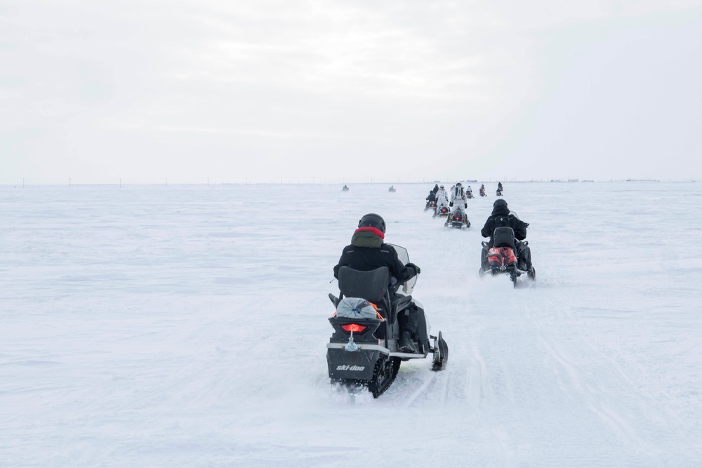 Navy SEALs, Norwegian Naval Special Operations Commandos Enhance Arctic Security