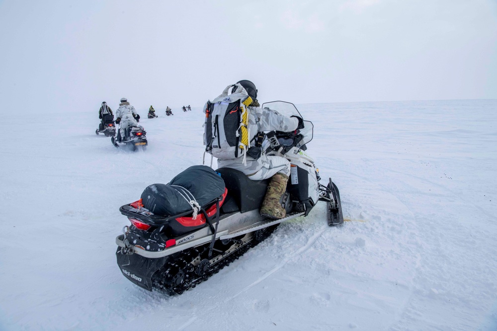 Navy SEALs, Norwegian Naval Special Operations Commandos Enhance Arctic Security