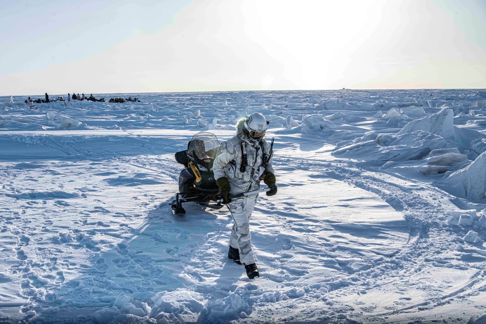 Navy SEALs, Norwegian Naval Special Operations Commandos Enhance Arctic Security